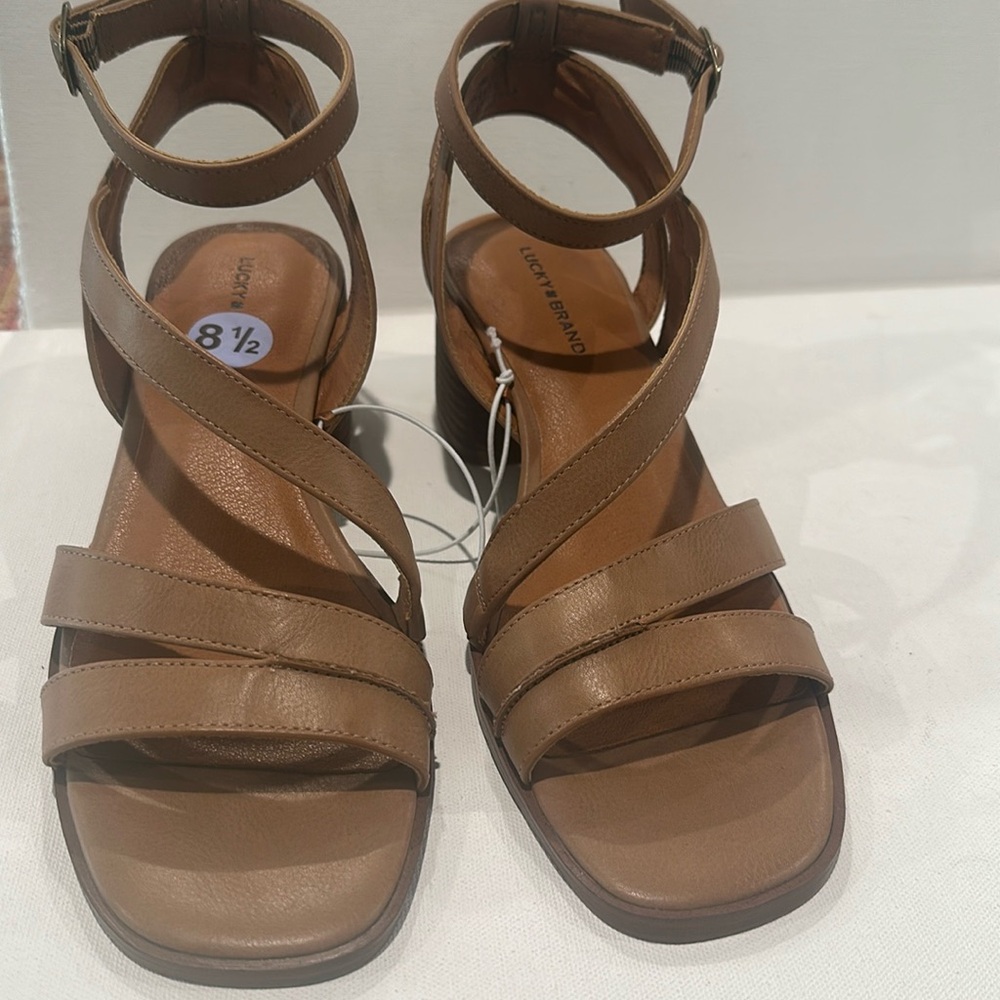 Lucky Brand Strappy 2.5” Block Heel Sandals. Size 8.5